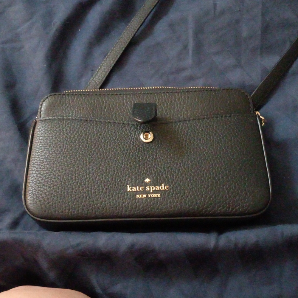 Katie spade cross over purse..black